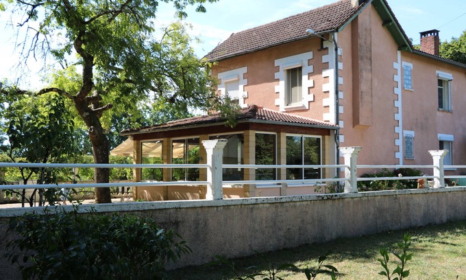 Mauzac-et-Grand-Castang Cabaña | Gîte-Familiar-Baño en la habitacion-Vista al campo