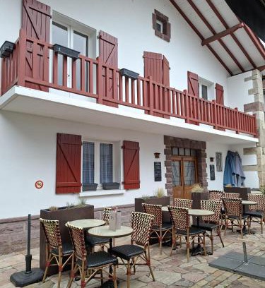Saint-Etienne-de-Baigorry Cama Y Desayuno | Gîte Restaurant chez Maritxu