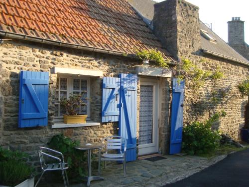Surtainville Casa | Gîte "ROSE des SABLES" - PISCINE jusqu'au 15 SEPTEMBRE, JARDIN BOTANIQUE, COMMERCES &MER