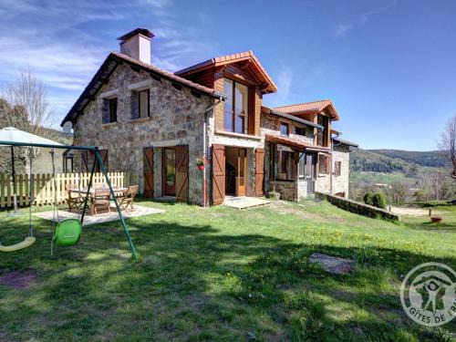 La Versanne Casa | Gîte rural avec cheminée, salle de jeux, espace télétravail et accès direct aux sentiers de randonnée - FR-1-496-127