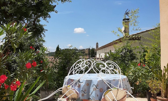 Mormoiron Apartamento | Gîte sous le Chêne Vert / Ideal for cyclists and hikers / Free private parking