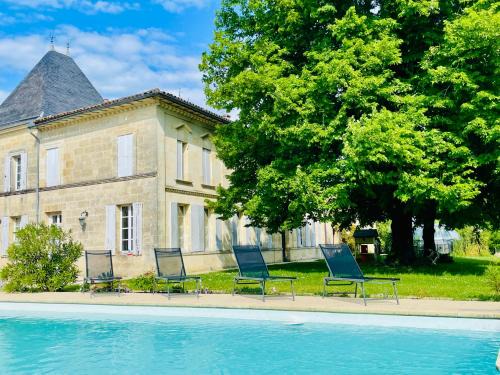 Cubzac-les-Ponts Casa | Gîte & Spa Château Lagrange les Tours