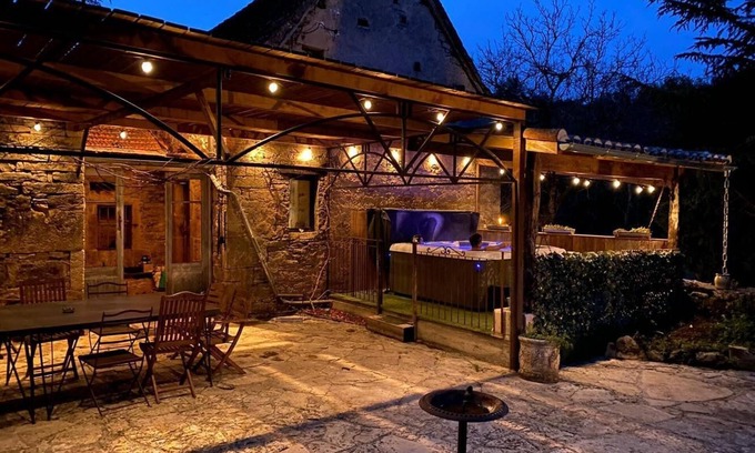 Calvignac Casa | Gîte Spa Piscine de Peyre-levade