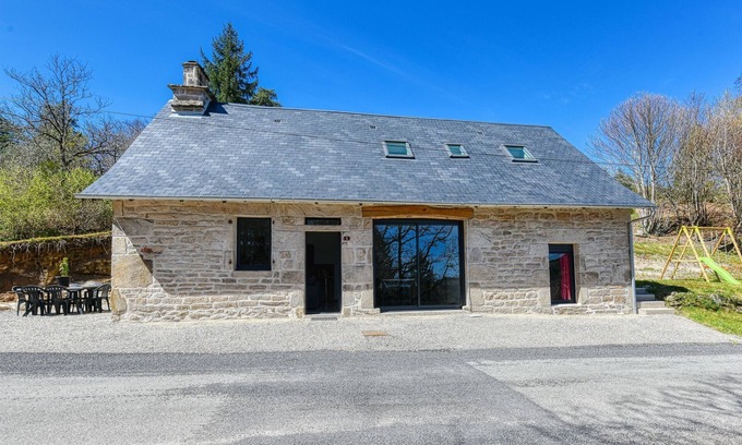 Peret-Bel-Air Casa | Gîte Theillac - Maison au calme avec beau jardin