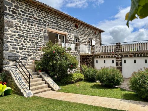Seneujols Casa | Gîte tout inclus avec terrasse, jardin et parkings, proche Puy-en-Velay et chemins de randonnée. - FR-1-582-323