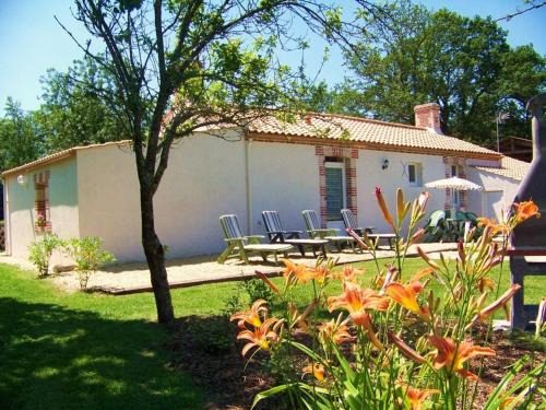 La Garnache Casa | Gîte traditionnel rénové avec jardin clos et Wi-Fi, 3 chambres, proche de La Garnache, Vendée. - FR-1-426-195