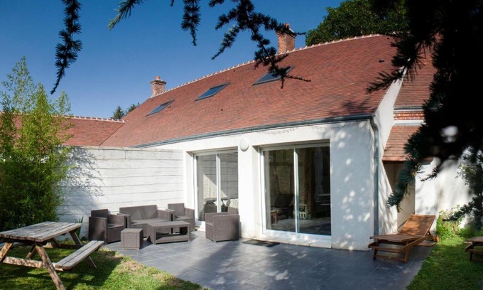 Sigloy Casa | Gîte Val de Loire avec piscine chauffée, tennis, WIFI, BBQ - FR-1-590-125