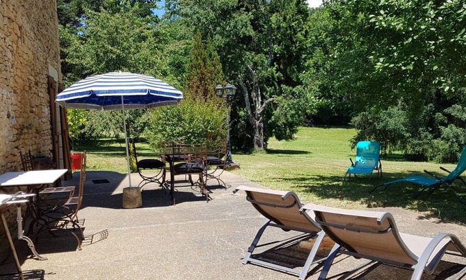 Saint-Vincent-le-Paluel Casa | Gîte Verger -Domaine Cambourté 3* -stone house 5km from Sarlat - swimming pool -wifi