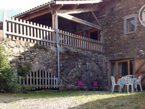 La Terrasse-sur-Dorlay Casa | Gîtes au cœur du Parc du Pilat, parfait pour les familles et amateurs d'activités en plein air - FR-1-496-72