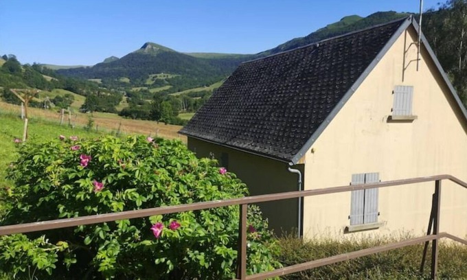 Saint-Paul-de-Salers Casa | Gîtes Entre Salers et le puy Mary Dans le Cantal