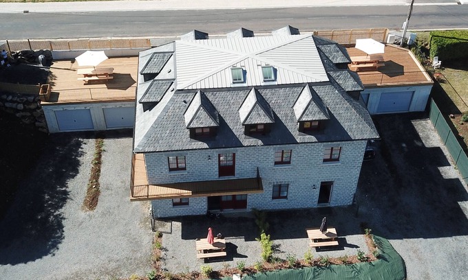 Besse-en-Chandesse Casa | Gîtes Granit Gris sleeps 10