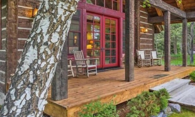 Bigfork Cabina | G-Bar-N Stetson Log Home