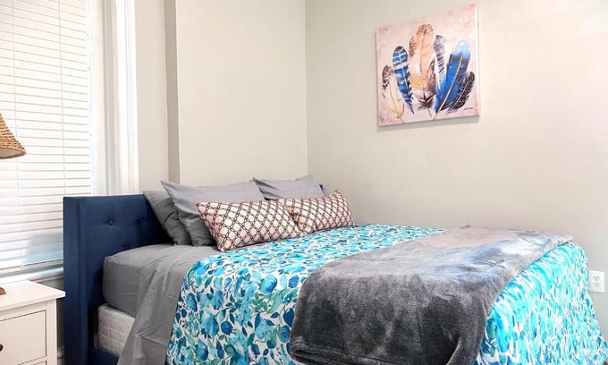 Fan District Apartamento | G5 KING BED central location museums FREE PARKING