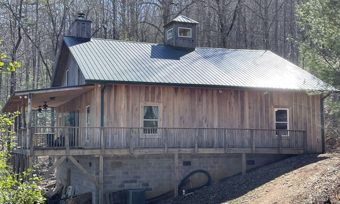 Choestoe Casa | GA Team House Cabin Sleeps many Blairsville Union County, GA
