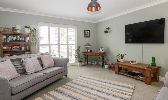 Roos Cabaña | GABBY'S GARDEN COTTAGE, romantic, with a garden in Roos