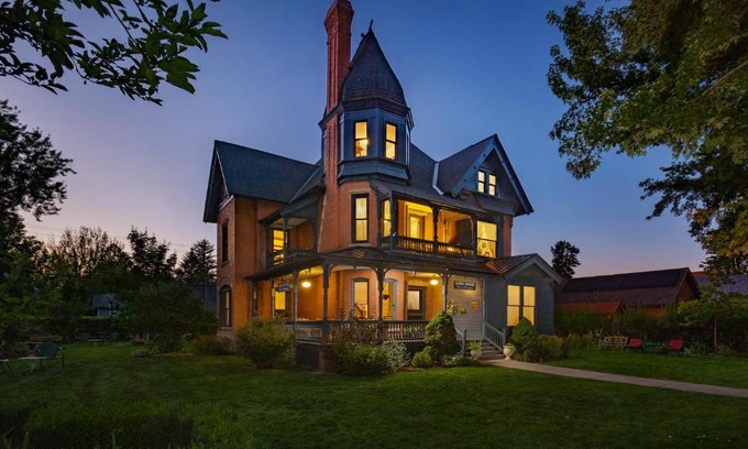 Historic Downtown Durango Cama Y Desayuno | Gable House Bed and Breakfast Inn