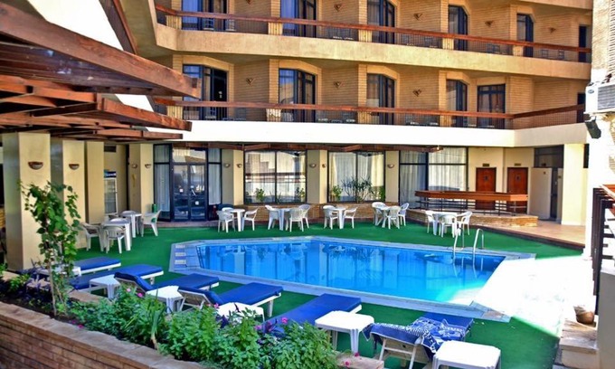 Nile River Luxor Hotel | Gaddis Hotel, Suites and Apartments