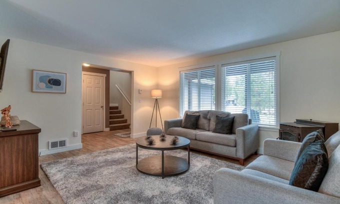 Oregon Water Wonderland Casa | Gadwall 1