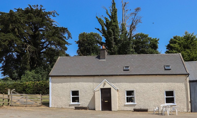 Galbally Cabaña | GALBALLY COTTAGE, family friendly in Bree, County Wexford