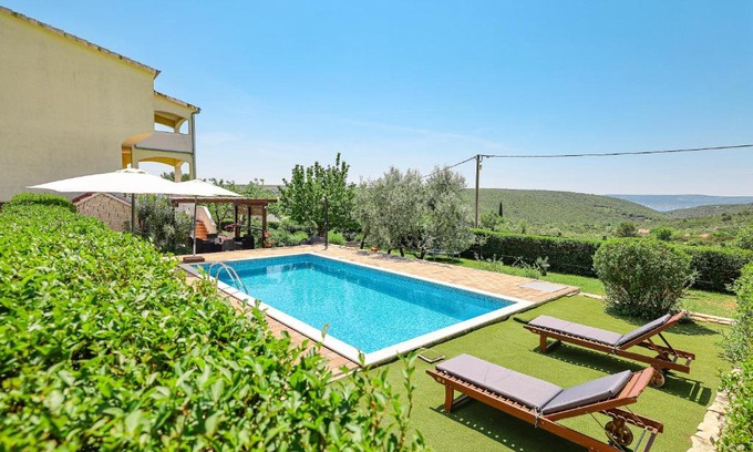 Donje Rastane Casa | Gale Vila