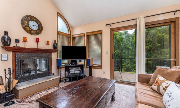 The Galena Territory Casa | Galena Oak Getaway near Shopping, Golfing, Hiking