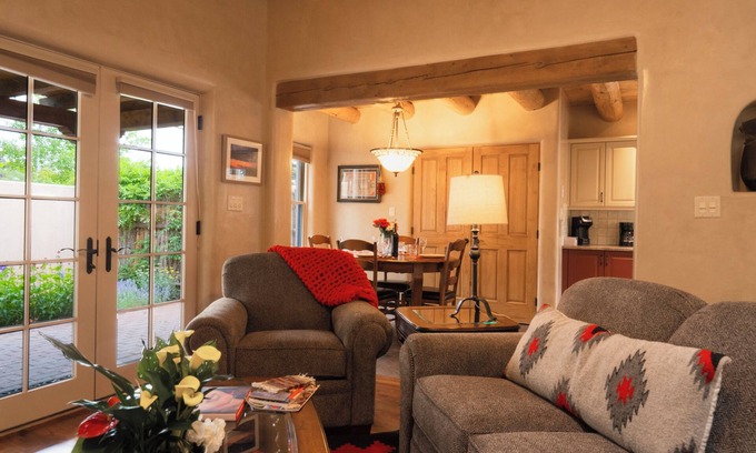 South Capitol Casa | Galisteo Casita - Walking distance to the Plaza
