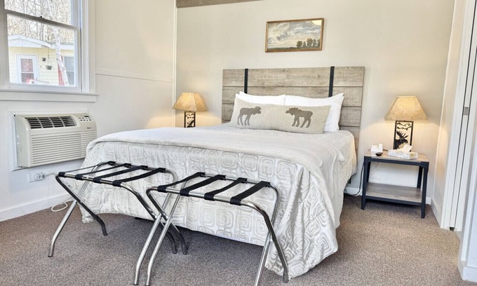 Hulls Cove Cabina | Gallagher's Travels Cabin Three (Queen)