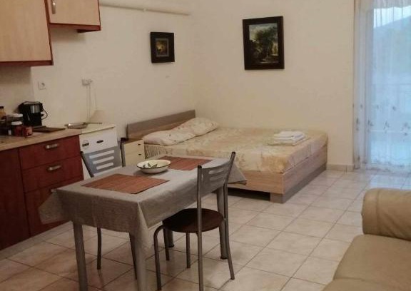 Mesolongi Apartamento | Gallery Suites 'Athina'