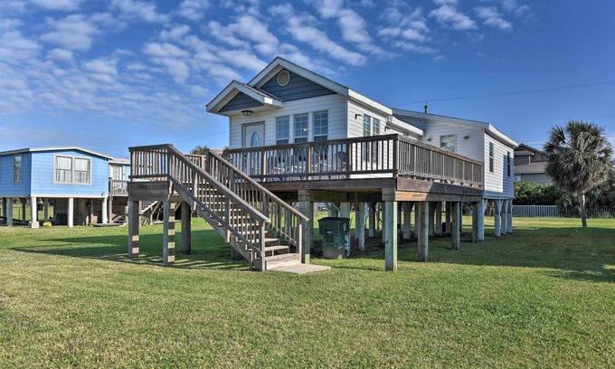 Galveston Cabaña | ¡NUEVO! Galveston de lujo Cottage w / Wraparound Deck!