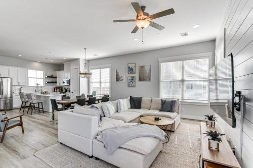 Galveston Casa | Galveston Home with Decks and Views, Walk to Beaches!