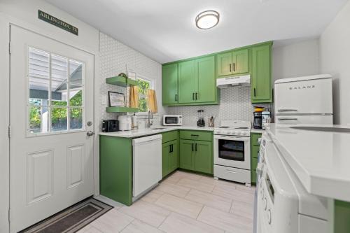 Central Arlington Casa | Game Day Getaway