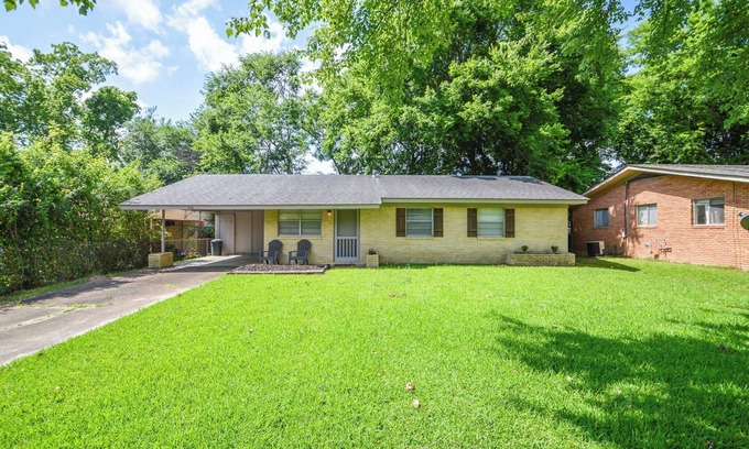 Starkville Casa | Game Day Getaway-Walk to Stadium