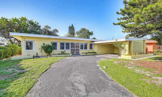 Miami Gardens Casa | Game Day Made Easy: Home 3 Mi to Hard Rock Stadium