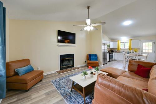 Greenville Casa | Game Day Ready Greenville Stay with Patio Dining