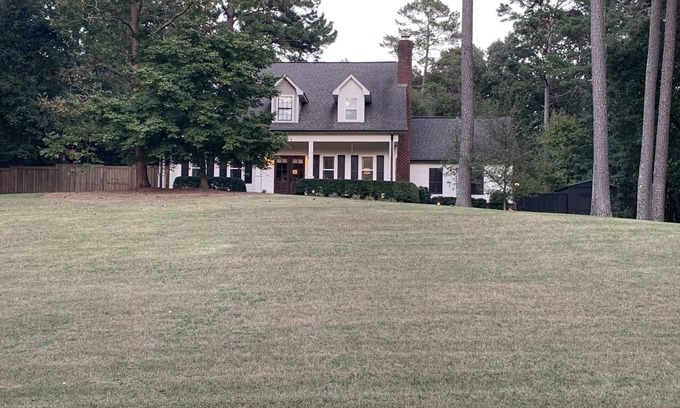 Country Club Casa | Oxford Weekender Special - Close to Campus and Square