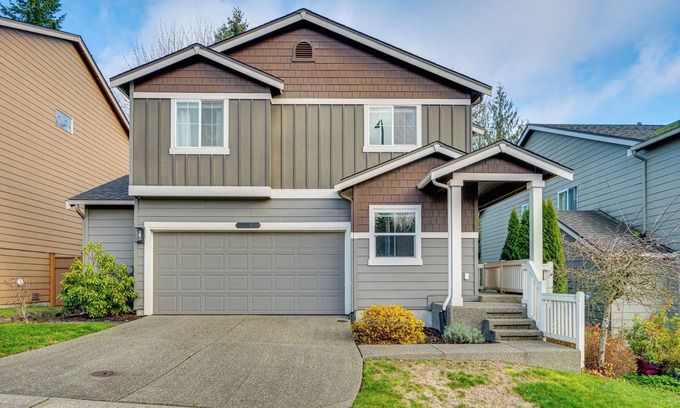 Tumwater Casa | Game Room & Deck: Family-Friendly Tumwater Gem
