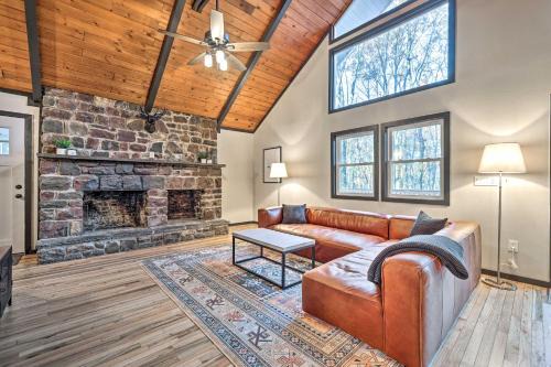 Lake Harmony Estates Casa | Game Room, Fire Pit and Deck Spacious Poconos Home!