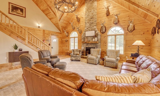 Harrison Valley Casa | Game Room + Fire Pit: Sprawling Westfield Retreat!
