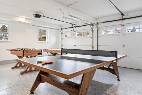 York Beach Casa | Game Room Home Gym 1 Mile to Beach