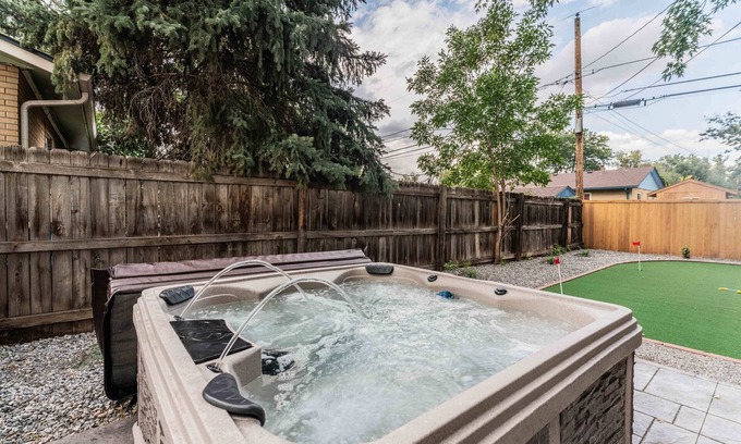 Alta Vista Area Casa | Game Room- Hot Tub- Sauna & Projector!