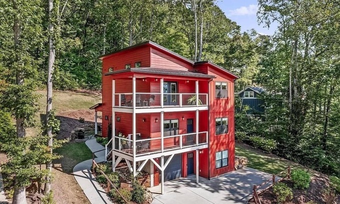 Swannanoa Casa | Game room, Hot tub, Views and close to Asheville