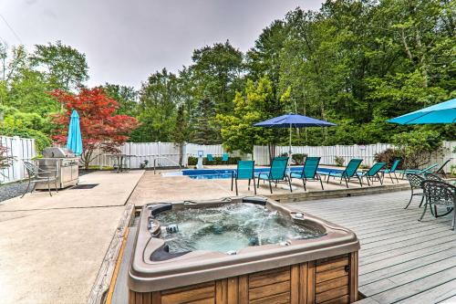 East Stroudsburg Casa | Game Room, Pool and Hot Tub Poconos Paradise!