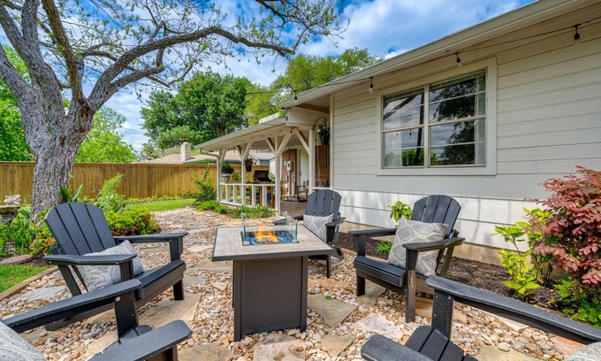 Egger Acres Casa | Game Room & Yard: Pet-Friendly Round Rock Gem