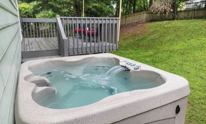 North Raleigh Casa | ☆ Game Space! Fenced In Yard ☆