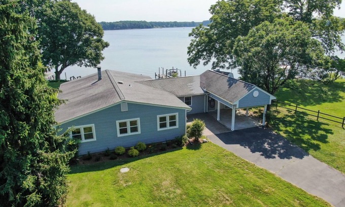 Mount Holly Casa | Fall Sale! Game Theme+Boats+Beach+King Bd+EV Chrgr