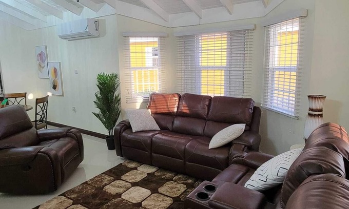 Spring Village Casa | Games Room, A Pool, Modern House - Book Now!
