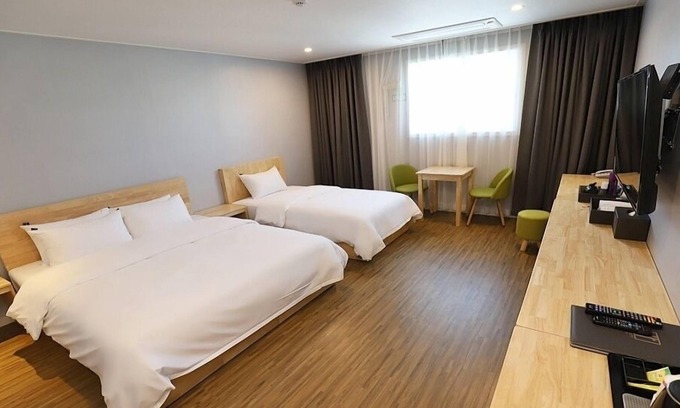 Gyo-dong Hotel | Gangneung Pine City Hotel