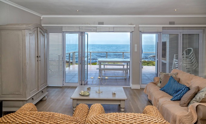 Gansbaai Casa | Gansbaai Seafront Holiday House: Ons C-huis