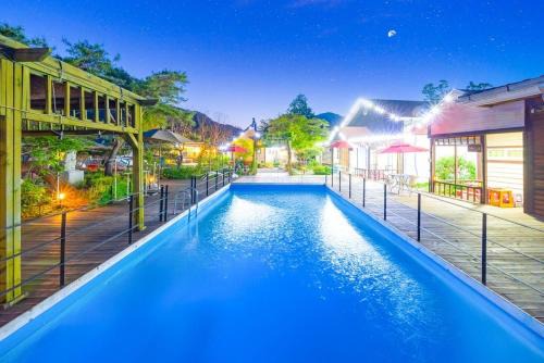 Buk Casa | Gapyeong Adelheim Pension Dogs Allowed, Group Rooms, Spa