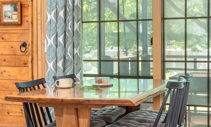 Deokhyeon Casa | Gapyeong Noksu Valley Pet Group Pension